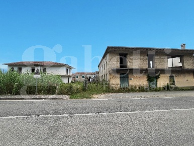 Foto Casa indipendente in Via Roma snc, Dragoni San Giorgio di 600 m²