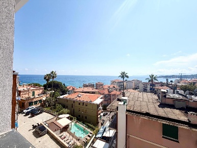 Foto Appartamento in Via Amendola 3, Varazze Centro di 70 m² con 3 locali