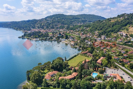 Foto Villa unifamiliare in sempione, Meina Centro di 158 m² con 2 locali