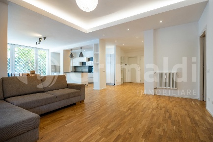 Foto Appartamento in Via Luigi Ziliotto 20, Roma di 169 m² con 5 locali