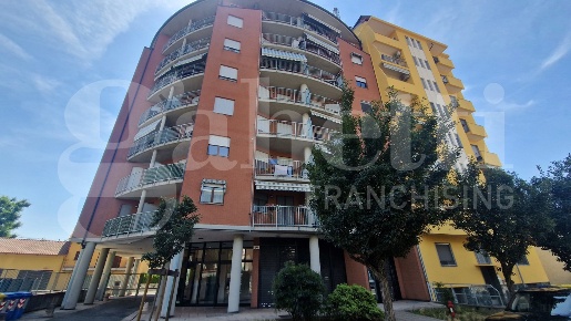 Foto Appartamento in Via Roma 29, Trofarello Centro di 90 m² con 4 locali