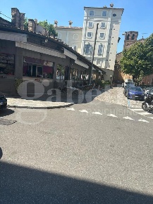 Foto Bar in Piazza Mercato 12, Lodi Centro Storico di 60 m² con 2 locali