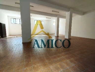 Foto Locale commerciale in Via Rosolino Pilo, Bagheria Centro di 207 m²