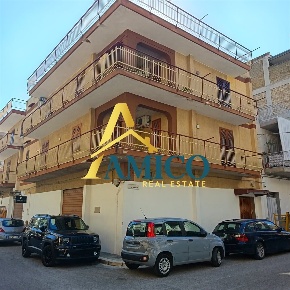 Foto Appartamento in Via Raffaello Sanzio, Bagheria Centro di 248 m²