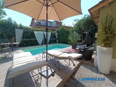 Foto Case semi ndipendenti a Peschiera del Garda Centro di 210 m²