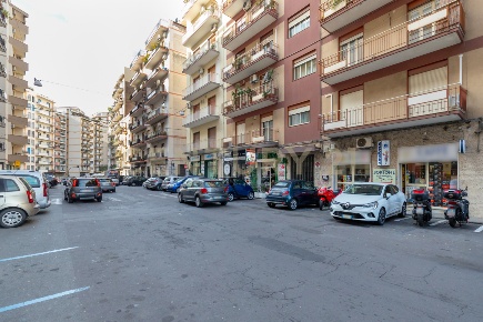 Foto Attività commerciale in Via Principe Nicola 27C 29, Catania di 72 m²