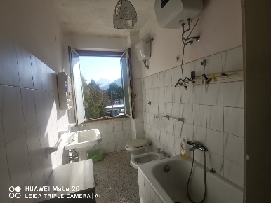 Foto Appartamento in Via San Rocco, Farindola Centro di 70 m² con 4 locali