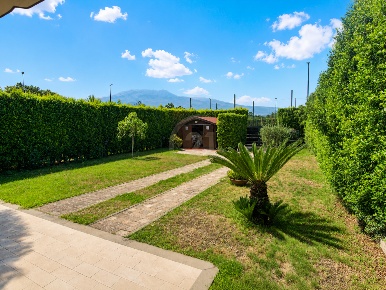 Foto Villa bifamiliare in Via Messina Sacerdote 10, Aci Sant'Antonio