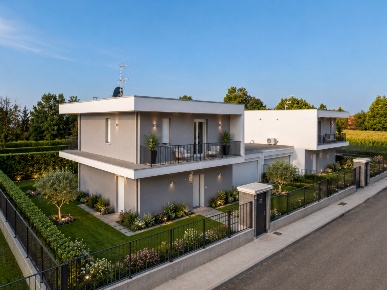Foto Villa unifamiliare in Via T. Speri, San Zeno Naviglio Centro di 175 m²