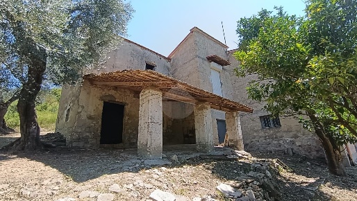 Foto Villa unifamiliare in VIA ARMANDO DIAZ, Minturno di 250 m² in vendita