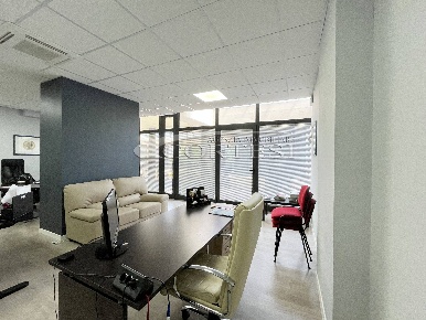 Foto Locale commerciale a Umbertide di 60 m² con 1 locali in vendita