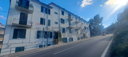 Foto Appartamento in Via Frentana 64, Casoli Centro di 90 m² con 4 locali