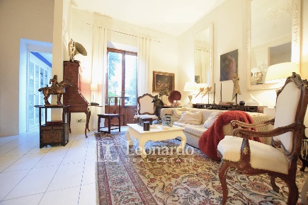 Foto Casa indipendente in via machiavelli, Viareggio Centro di 240 m²