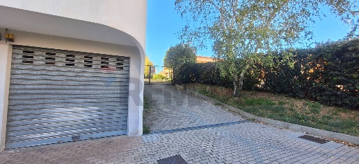 Foto Posti auto in Via Del Verde 69, Lanciano Centro di 15 m² con 1 locali
