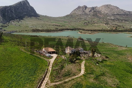 Foto Rustico in SP102 CONTRADA MAGANOCE SNC, Piana degli Albanesi