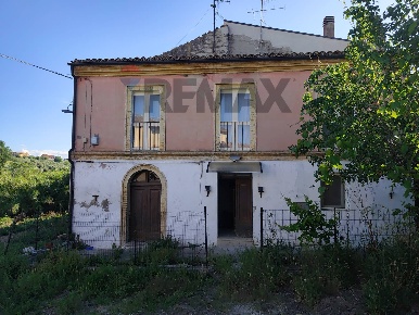 Foto Case semi ndipendenti in Via Roma 290, Paglieta di 145 m² con 7 locali