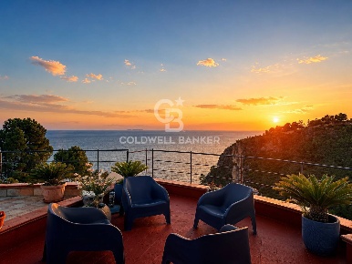 Foto Villa a schiera in Via Monte Piano, Sperlonga di 39 m² con 2 locali
