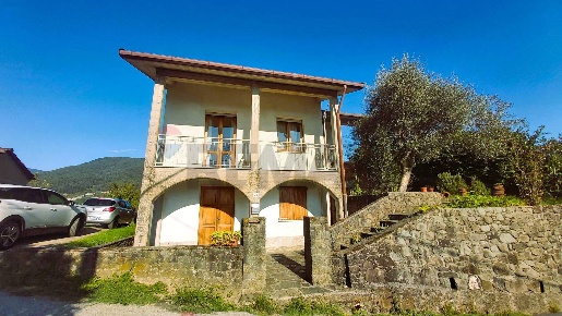 Foto Casa indipendente in Via 25 Aprile, Beverino di 150 m² con 3 locali
