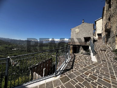 Foto Rustico in Morge 28, Altino Centro di 172 m² con 6 locali in vendita