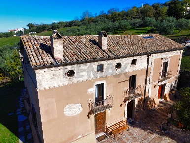 Foto Rustico in Santa Maria dei Mesi 9, Lanciano Centro di 120 m²