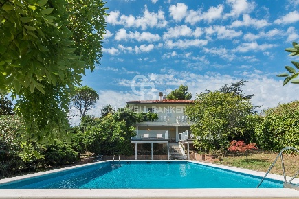 Foto Villa unifamiliare in Via Ca' Gallo 11, Misano Adriatico di 202 m²