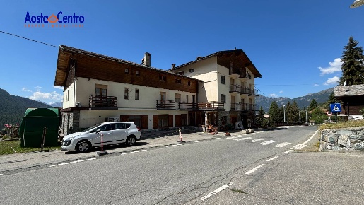 Foto Hotel in Via Artaz 8, La Magdeleine Artaz Vieu di 1158 m² in vendita