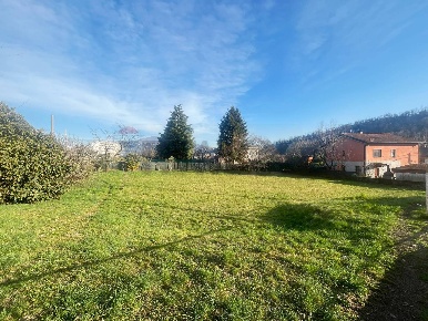 Foto Terreno residenziale in Del Carro 11, Cittiglio Centro di 2000 m²