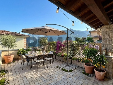 Foto Appartamento in via Monte Adamello 12/L, Solto Collina Centro di 67 m²