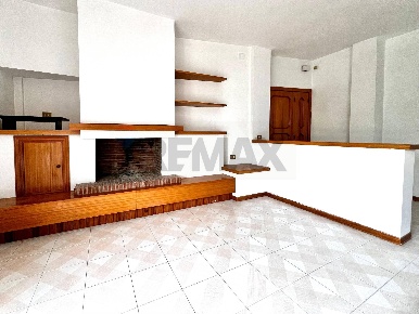 Foto Appartamento in Via Roma 58, Colledimezzo di 114 m² con 5 locali