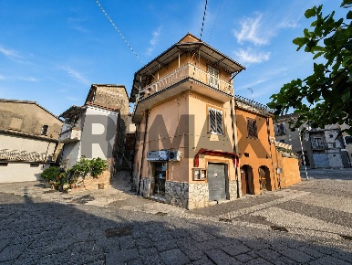 Foto Case semi ndipendenti in Piazza Santa Maria A Fratta SNC, Centro