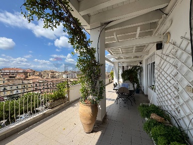 Foto Appartamento in Via Abruzzi 6, Lanciano Centro di 250 m² con 10 locali