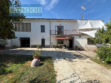 Foto Casa indipendente in Via Rattazzi, Rive di 170 m² con 4 locali