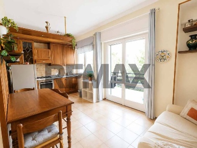 Foto Appartamento in Viale Don Ernesto Tentori 1, Duno di 60 m² in vendita