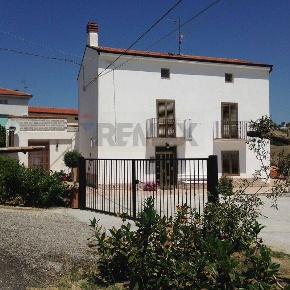Foto Casa indipendente in Via San Vicenzo 15, Castel Frentano di 260 m²