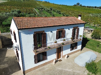 Foto Casa indipendente in Contrada Fonte Del Gesso 13, Orsogna di 219 m²