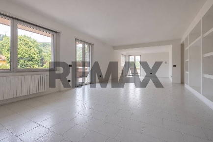 Foto Appartamento in via Contrada tagliabò 10, Cocquio-Trevisago Cocquio