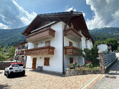 Foto Casa indipendente in Località Ranch, Spiazzo Centro di 240 m²