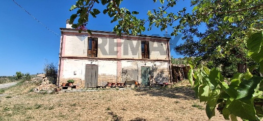 Foto Casa indipendente in Contrada Rizzacorno 140, Lanciano Rizzacorno