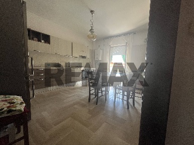 Foto Appartamento in via Raffaele Lettini 1/B, Trani di 132 m² con 3 locali