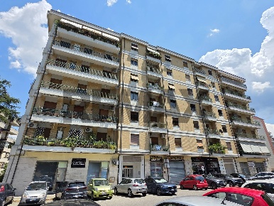Foto Appartamento in Via Gugliemo Marconi 60, Cosenza di 145 m² in vendita