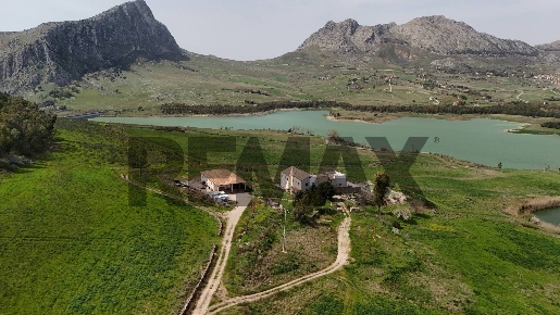 Foto Agriturismo in SP 102 CONTRADA MAGANOCE SNC, Piana degli Albanesi