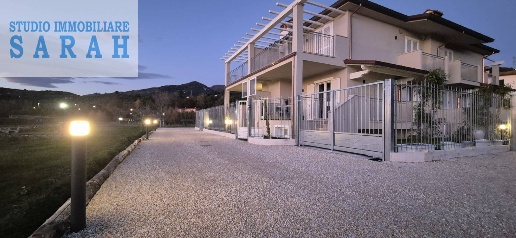 Foto Casa indipendente in Via Alfonso la Marmora 10, Camaiore di 120 m²