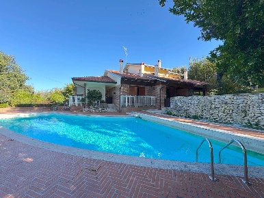 Foto Casa indipendente in Via San Giorgio 63, Treglio San Giorgio di 350 m²