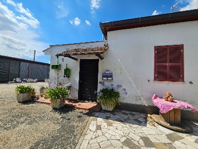 Foto Casa indipendente in Strada Teverina, Viterbo Teverina di 100 m²