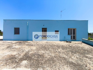 Foto Casa indipendente in via Rondoni, Lecce Torre Chianca di 100 m²