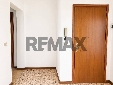 Foto Appartamento in Via Venti Settembre 2, Verona Veronetta di 95 m²