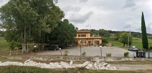 Foto Casa indipendente a Campagnatico di 650 m² con 10 locali in vendita