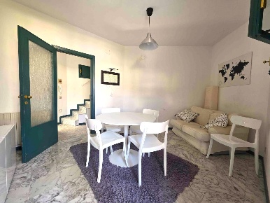 Foto Appartamento a Massa Marina di Massa Centro di 70 m² con 4 locali