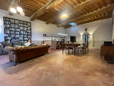 Foto Appartamento a Colle di Val d'Elsa Colle Alta, Borgo Nuovo di 250 m²