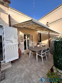 Foto Villa a schiera a Pisa Marina di Pisa di 75 m² con 3 locali in vendita